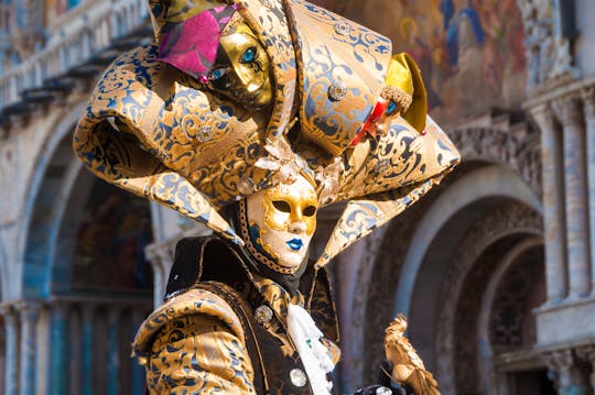 Venetian Style Carnival Pub Crawl