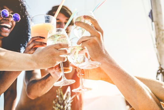 Happy hour en cocktailcruise in San Francisco
