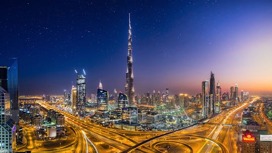Dubai bij nacht