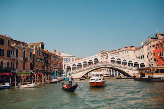 Private Transfer from -to Marco Polo Airport and your Hotel in Venice city center
