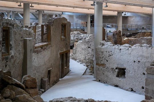 AKROTIRI - THE POMPEII OF THE AEGEAN